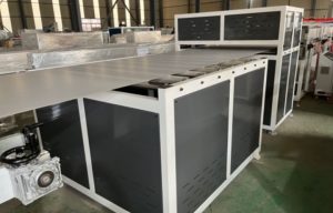 FULLWIN-1200mm-PP-hollow-grid-sheet-machine